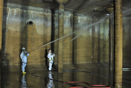 Manhole, Vault & Culvert Cleaning 1